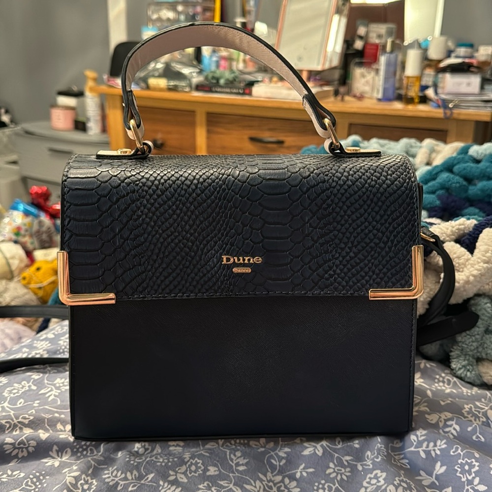 Dune purse